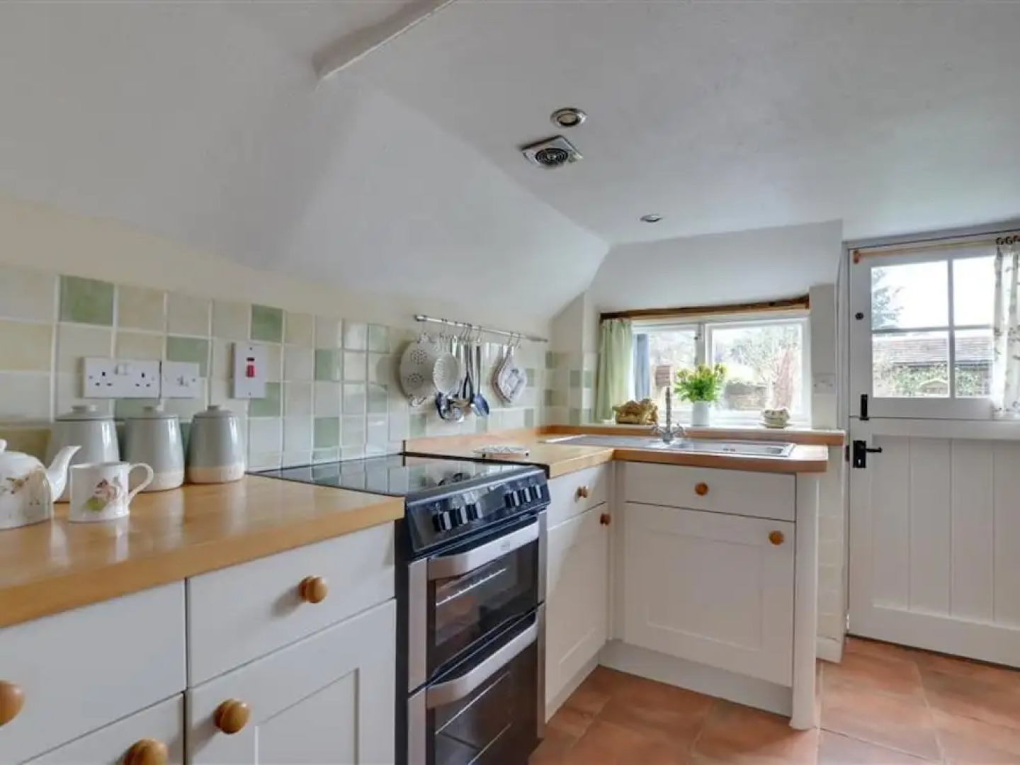 Pretty Holiday Home in Sedlescombe Kent With Garden