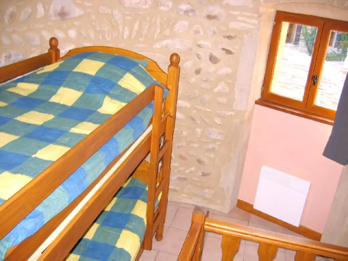 House With 2 Bedrooms in Anneyron, With Enclosed Garden and Wifi
