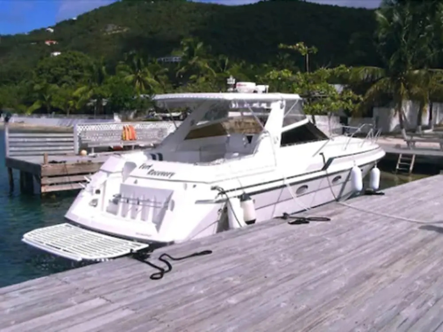 Fort Recovery Beachfront Villa & Suites Hotel