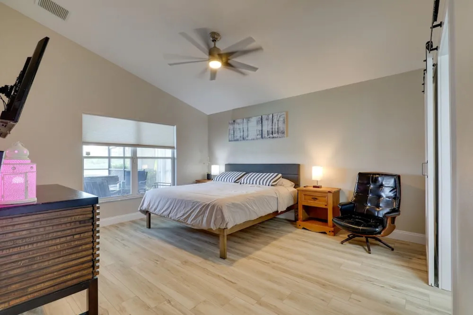 Bright Getaway w/ Ski Lake, 11 Miles to Dtwn Tampa