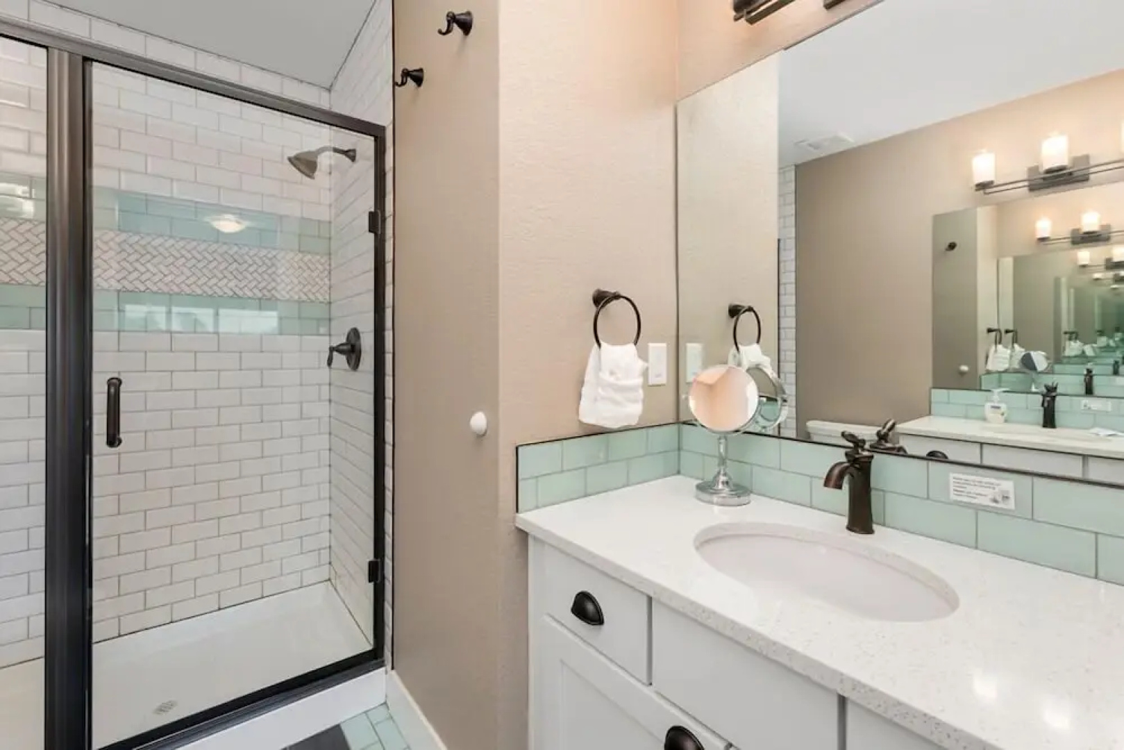 Amazing Urban Townhome Near Breweries & River!