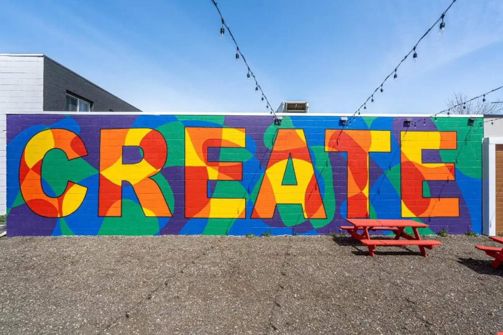 The Hidden Loft I 5-min Walk 2 Beach I DT I 55 TV