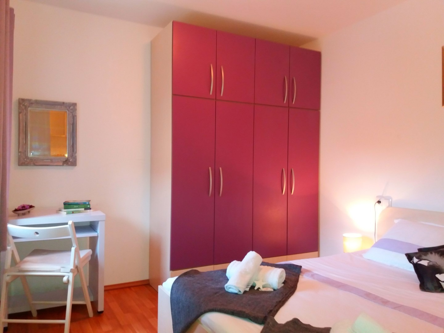 Apartment Neno - 50 m from center: Ana Jelsa, Island Hvar
