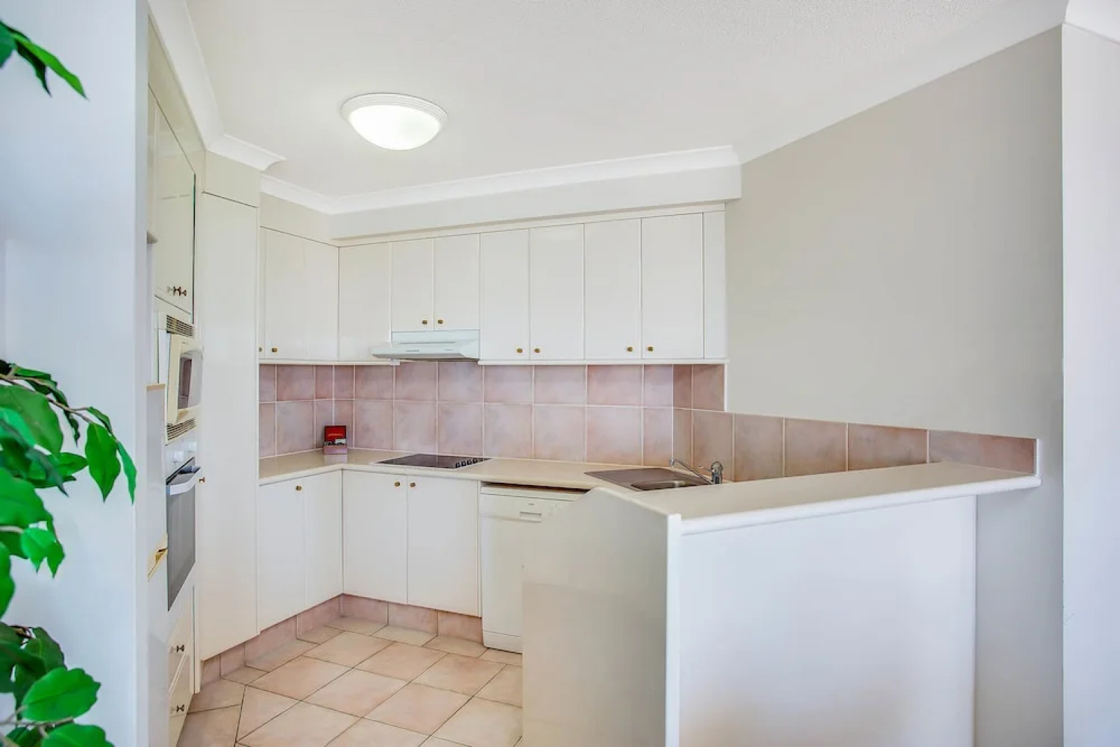 Soul Surfers Paradise 3 Bedroom Beach Apartment