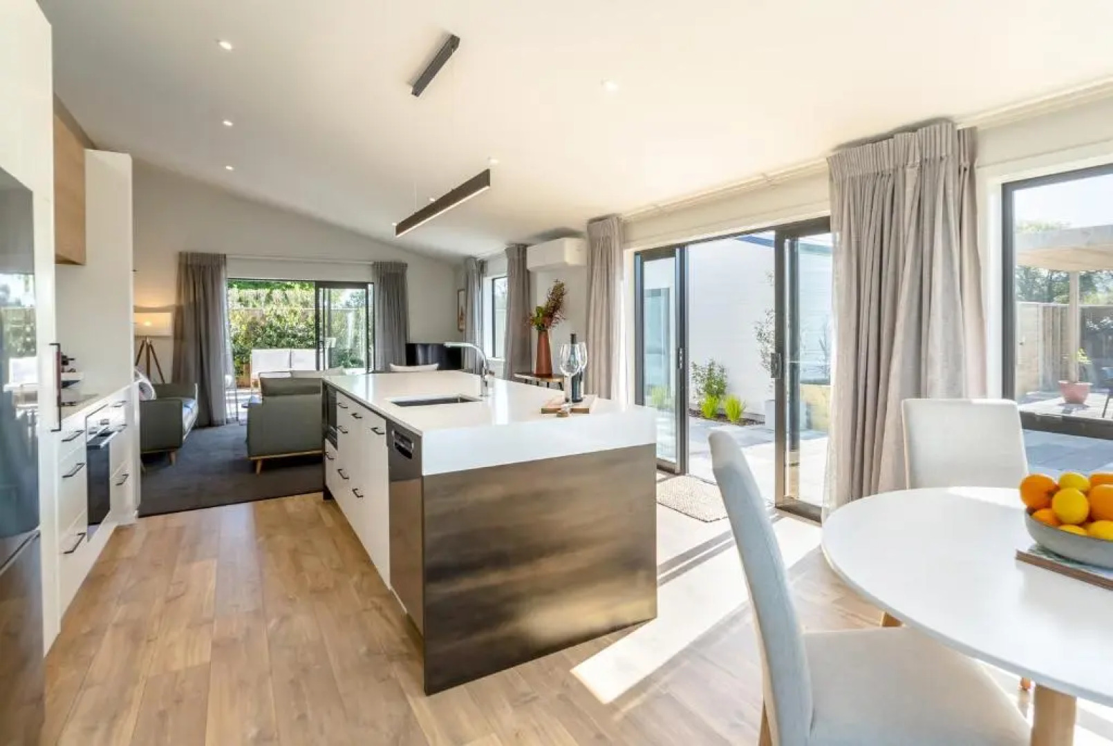 Citron 9 (Adults Only)