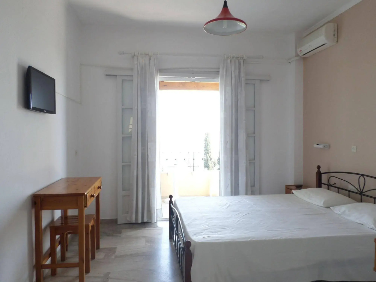 Rising Sun Apartments & Studios