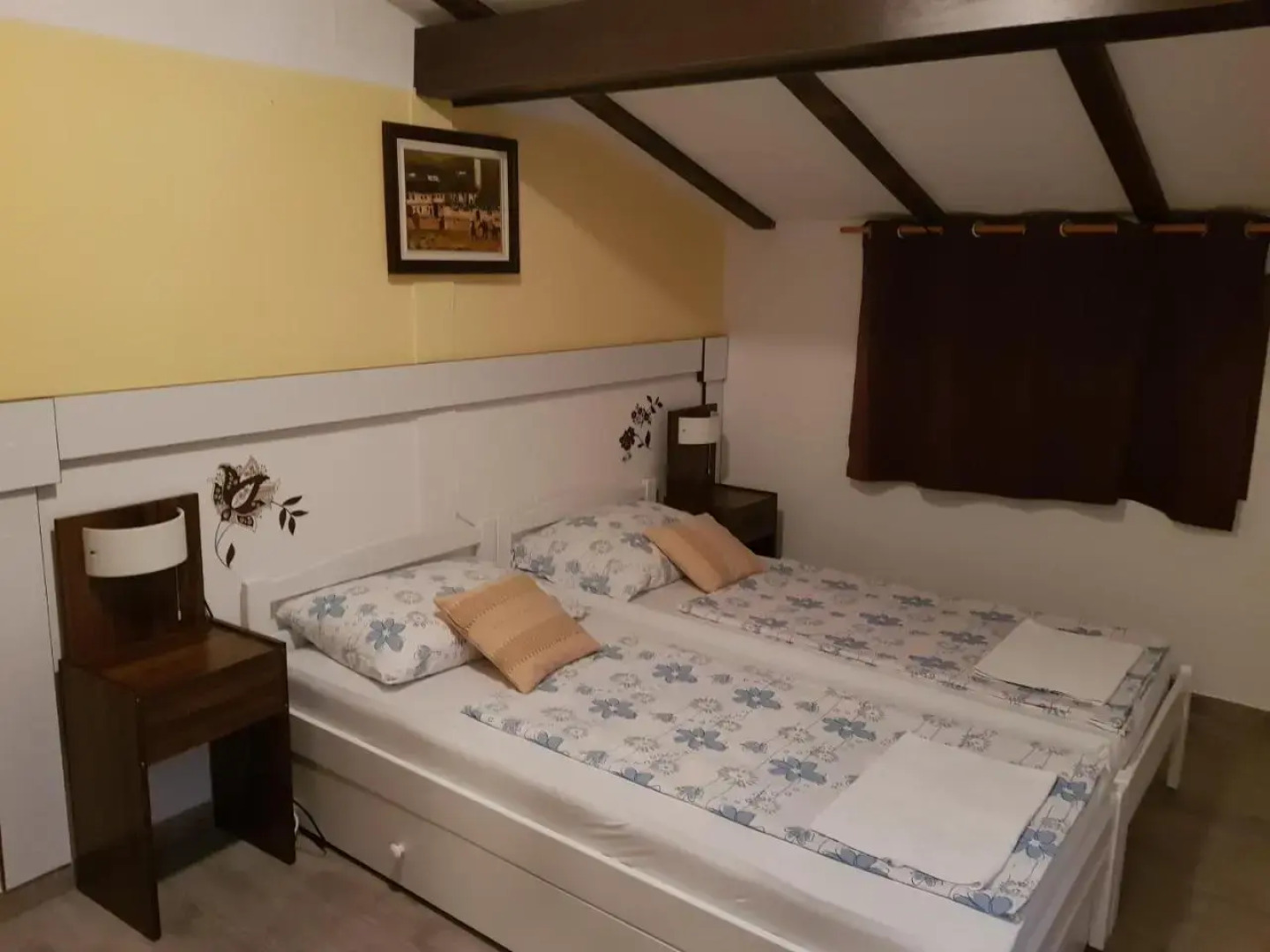 Rooms and Apartments Neron