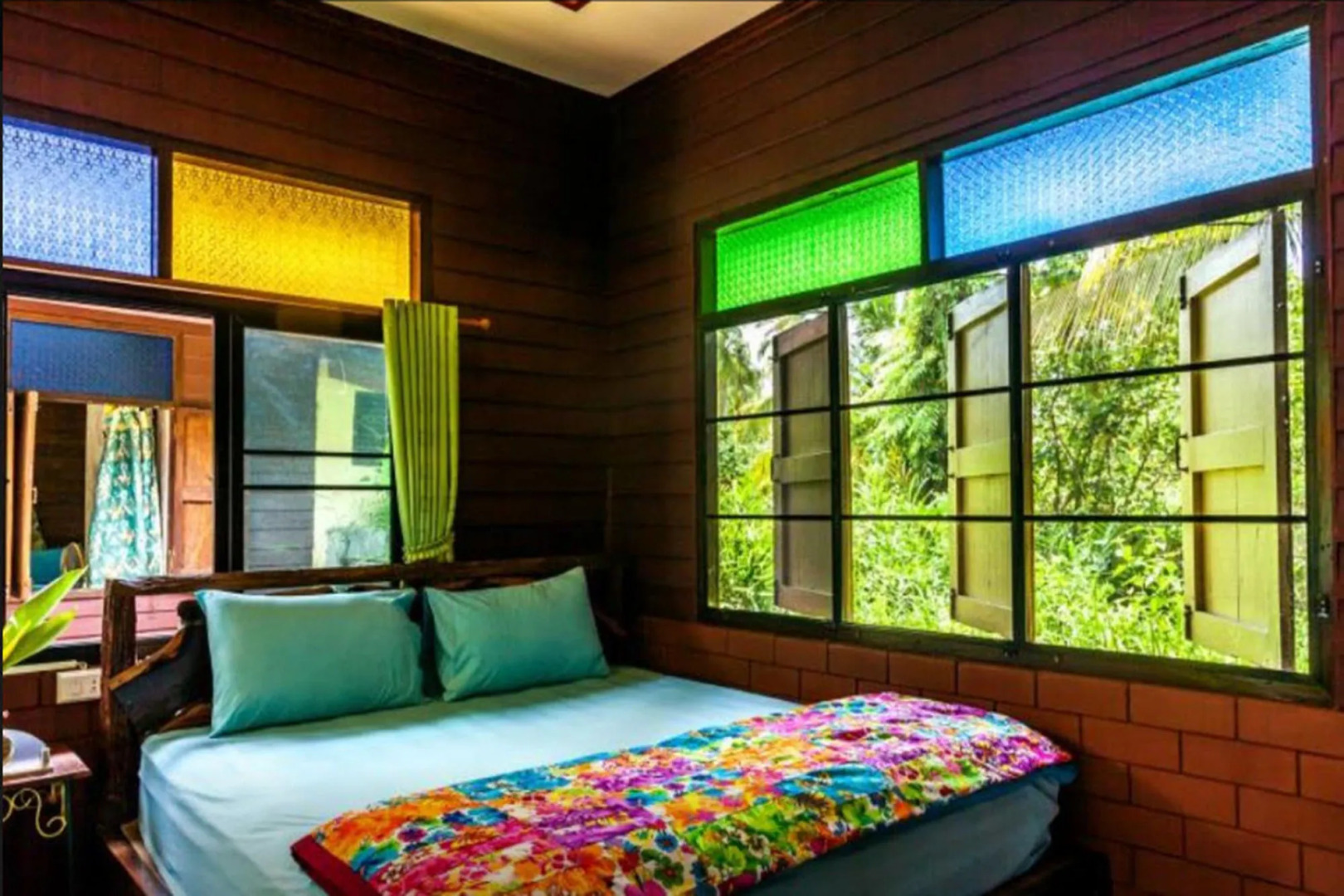 Pop Riverside Homestay