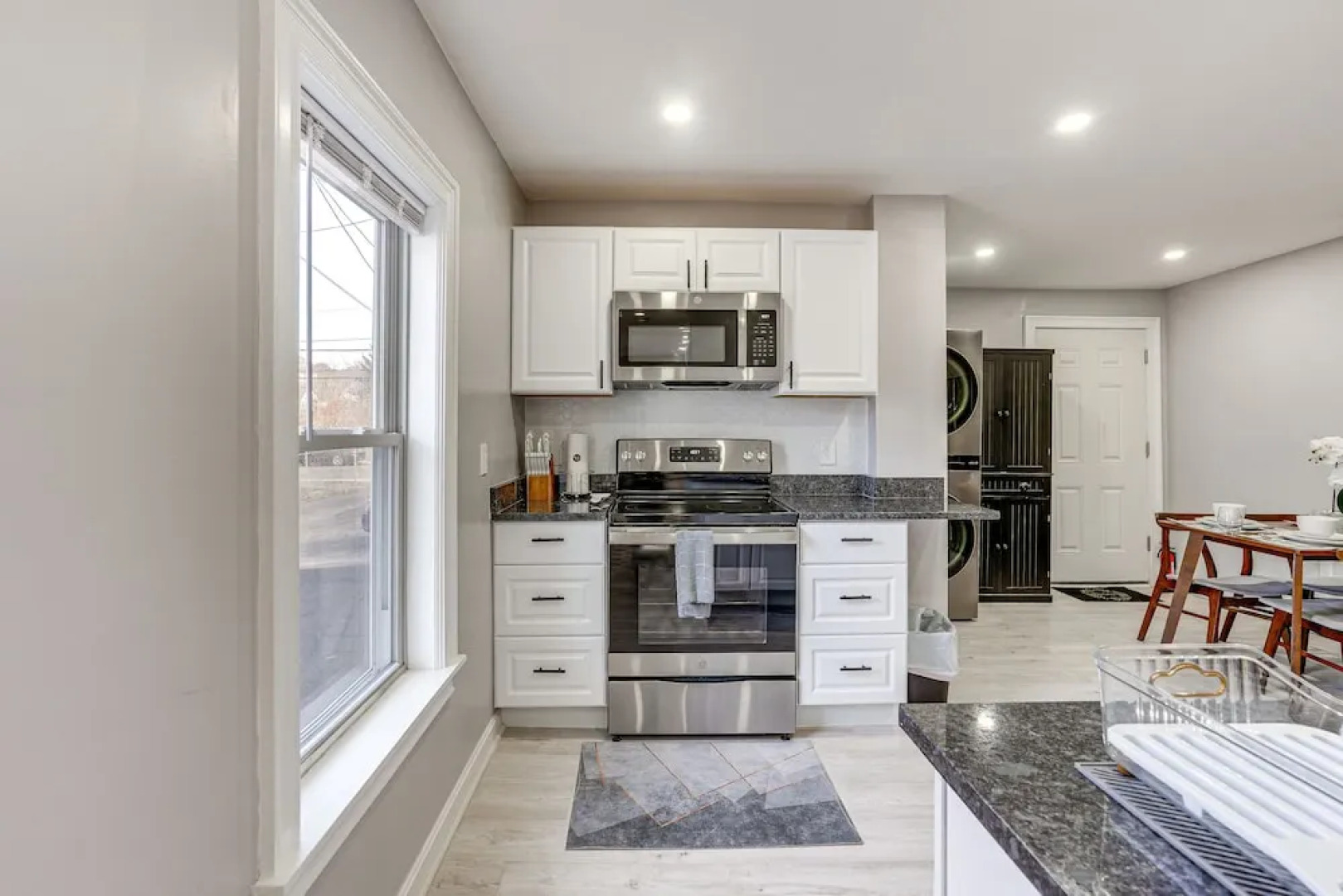 Coastal Lynn Escape w/ Fireplace: 3 Mi to Beaches