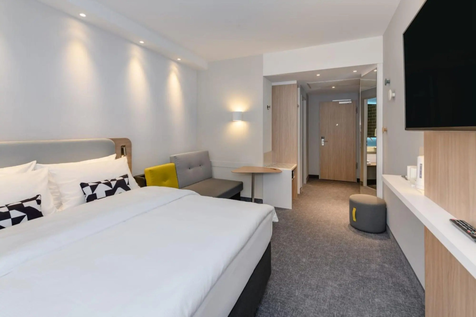 Holiday Inn Express Brussels Airport by IHG