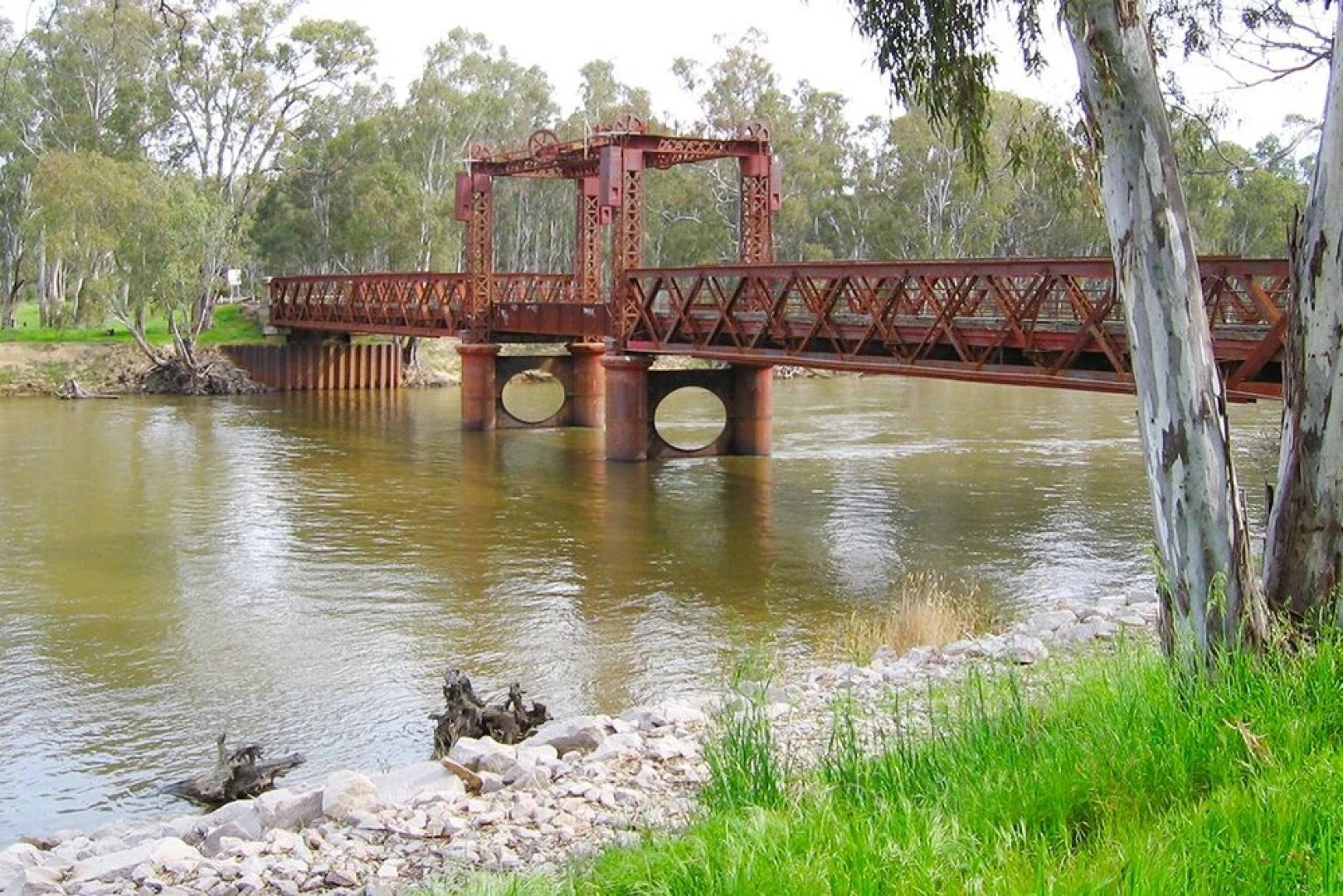 Charlottes Honor - River & Golf Cottage