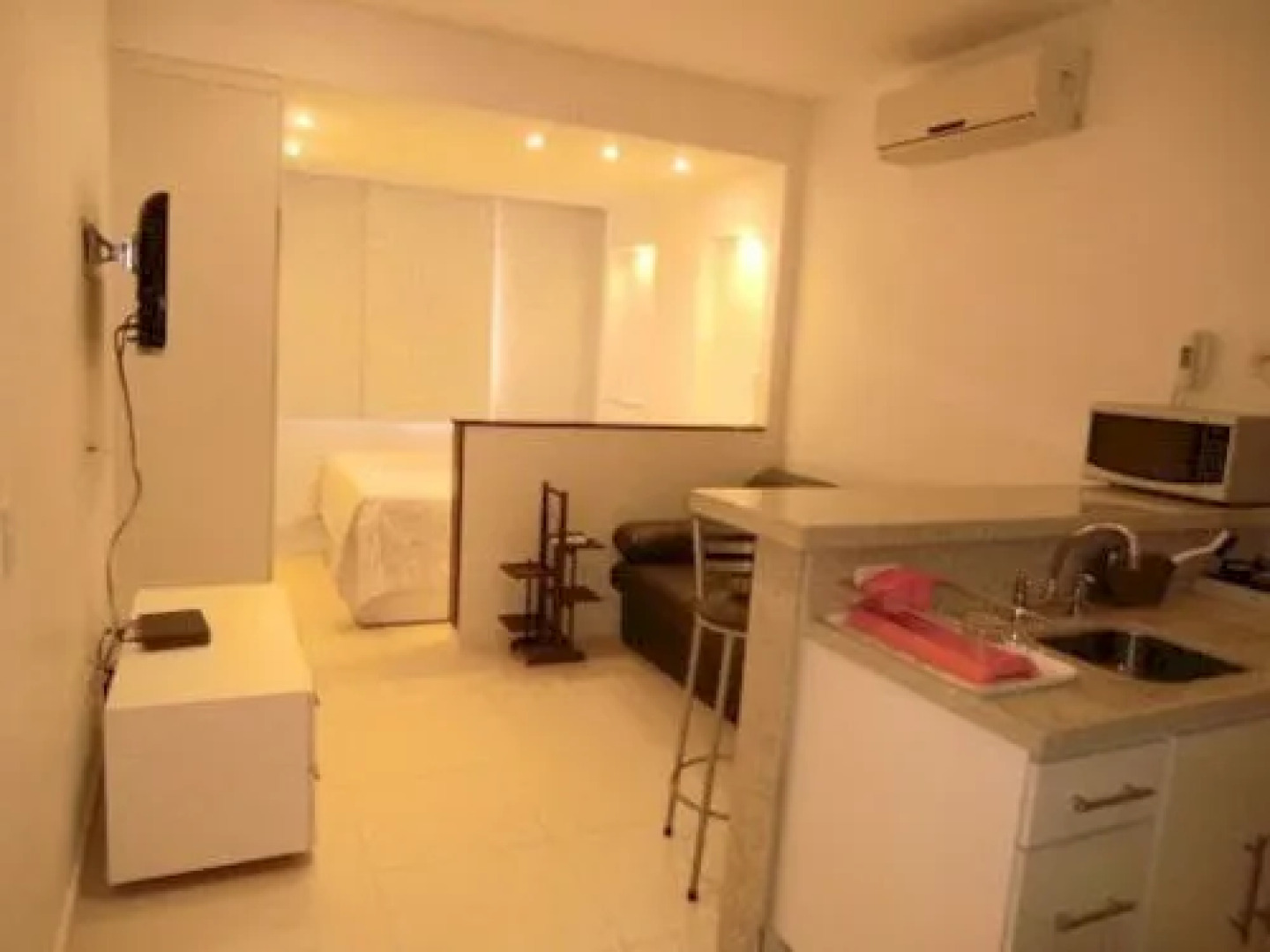 Studio Apartment in Leblon Near the Beach