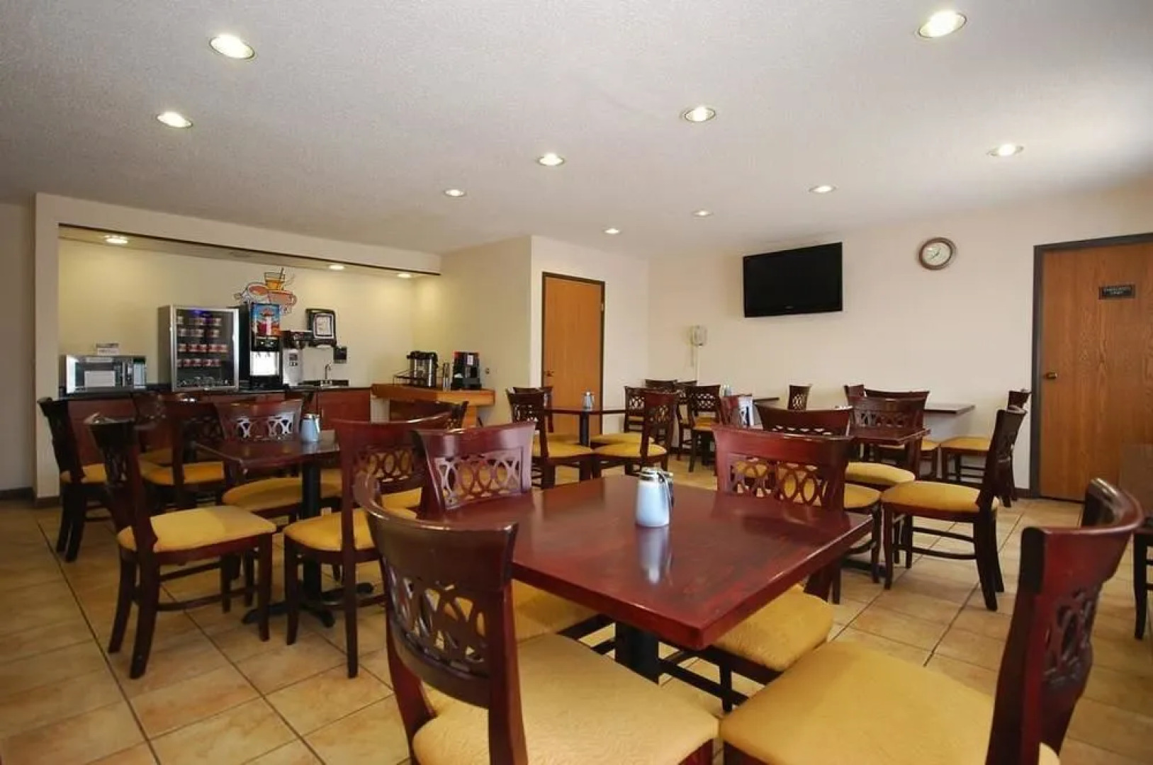 Baymont Inn & Suites Delaware