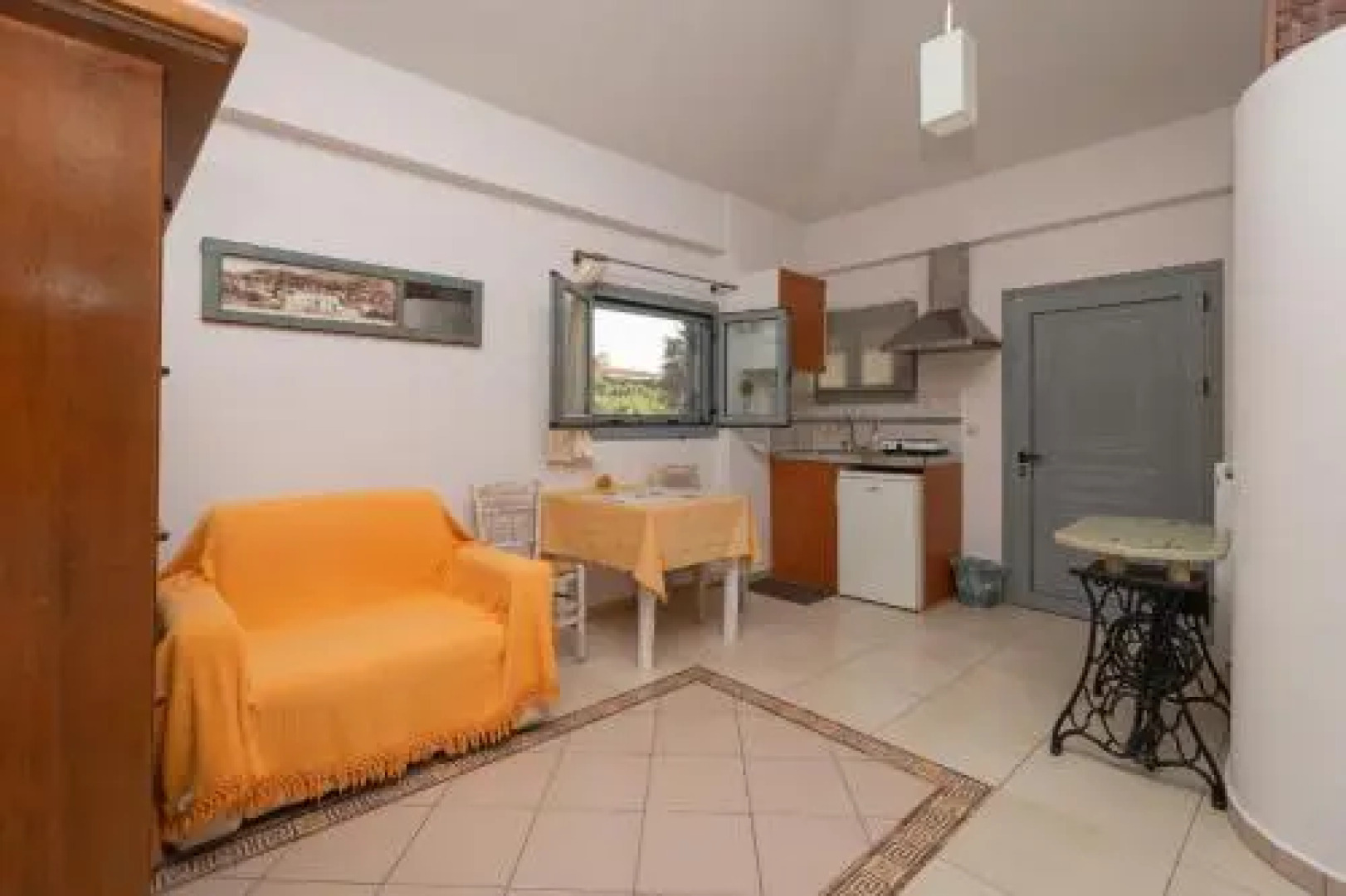 Ta Spitakia Tsarbopoulos