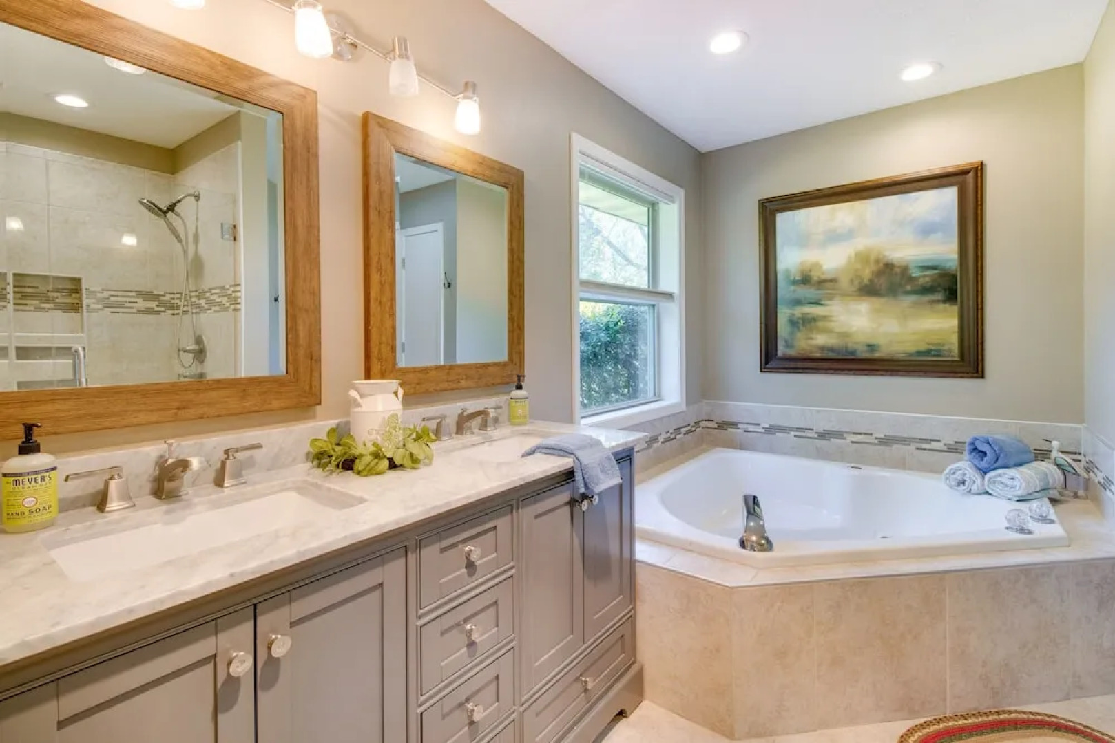 Fire Pit & Grill: Riverfront Home in Arkansas!