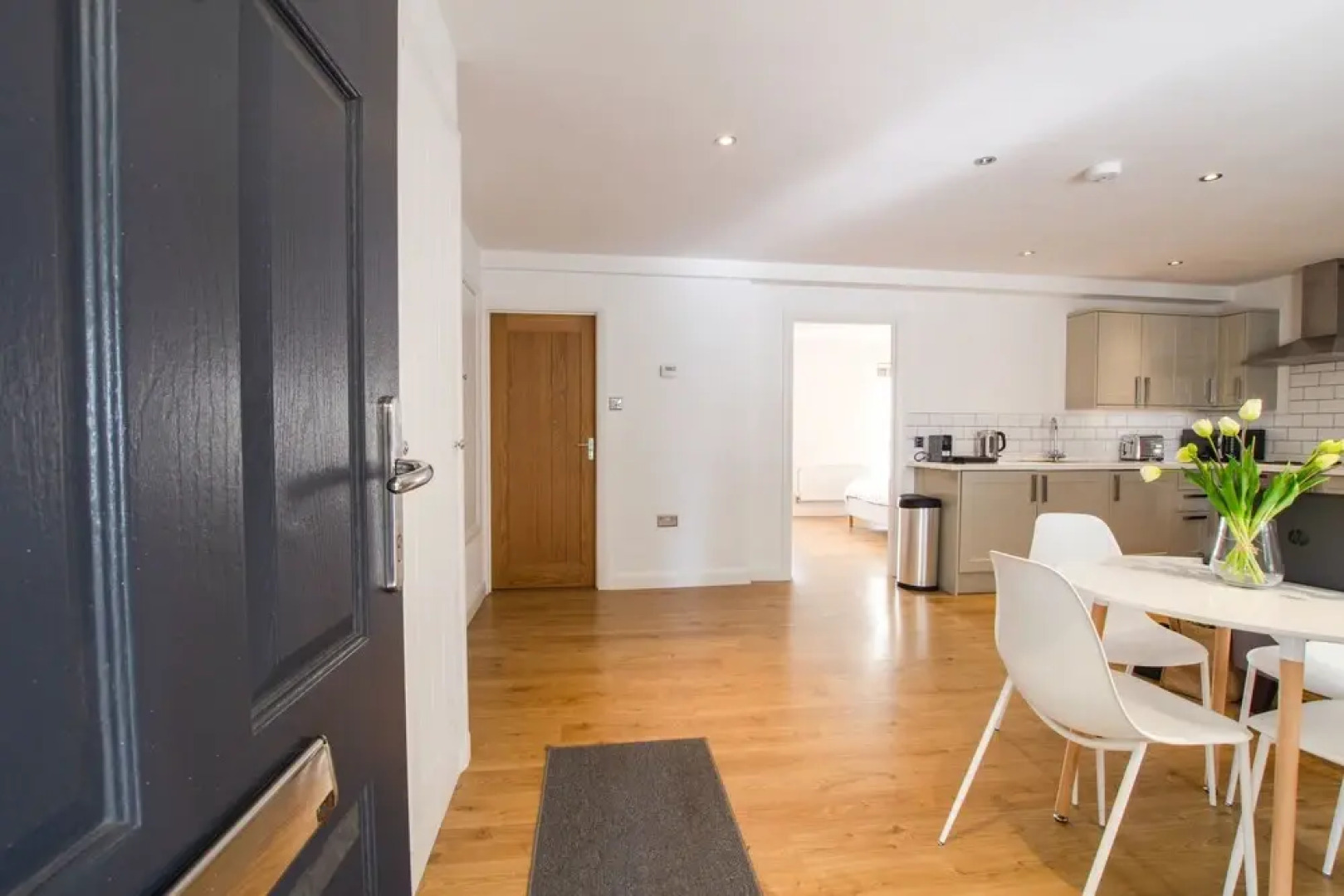 BookedUK - Cosy but spacious apartment