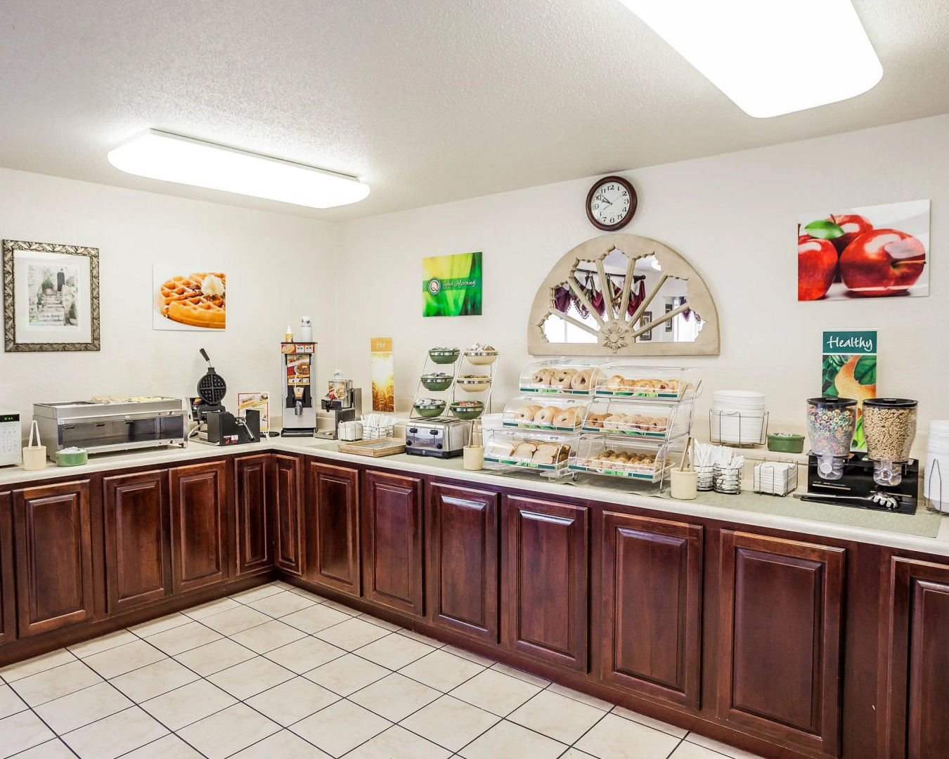 Quality Inn & Suites Des Moines - Merle Hay Road