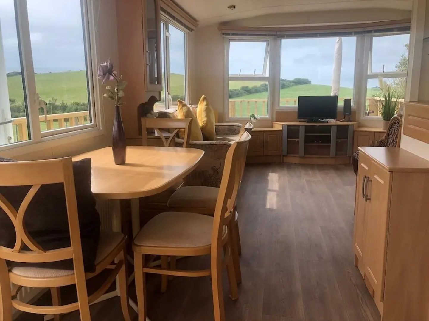 Captivating 2-bed Static Caravan in Holyhead