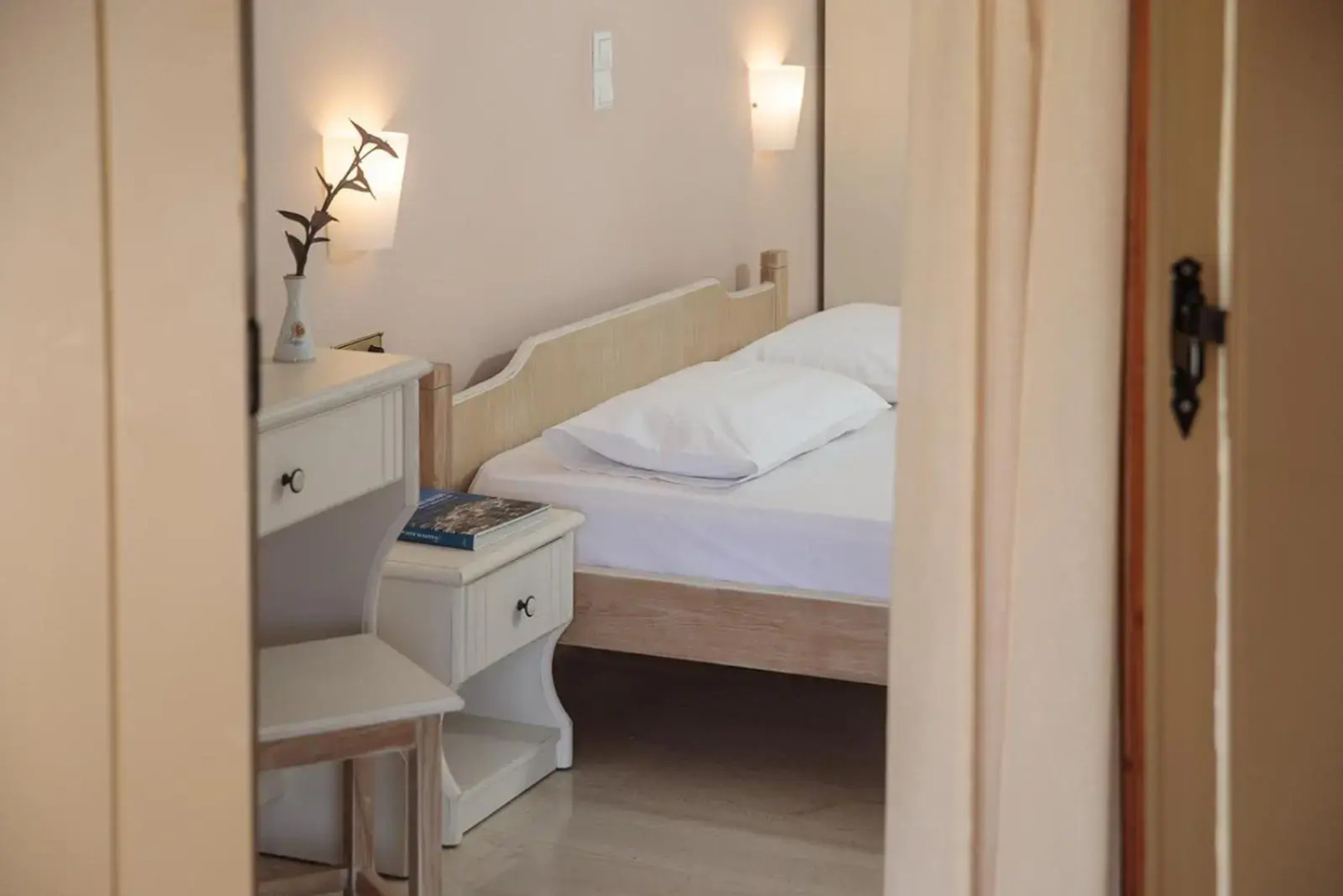 Proteas Hotel & Suites