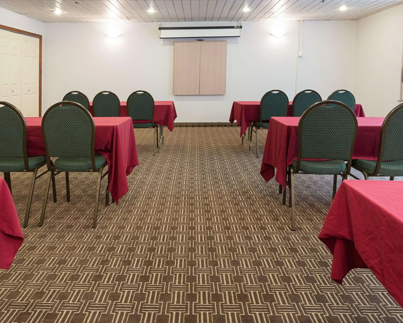 Comfort Inn & Suites Syracuse-Carrier Circle