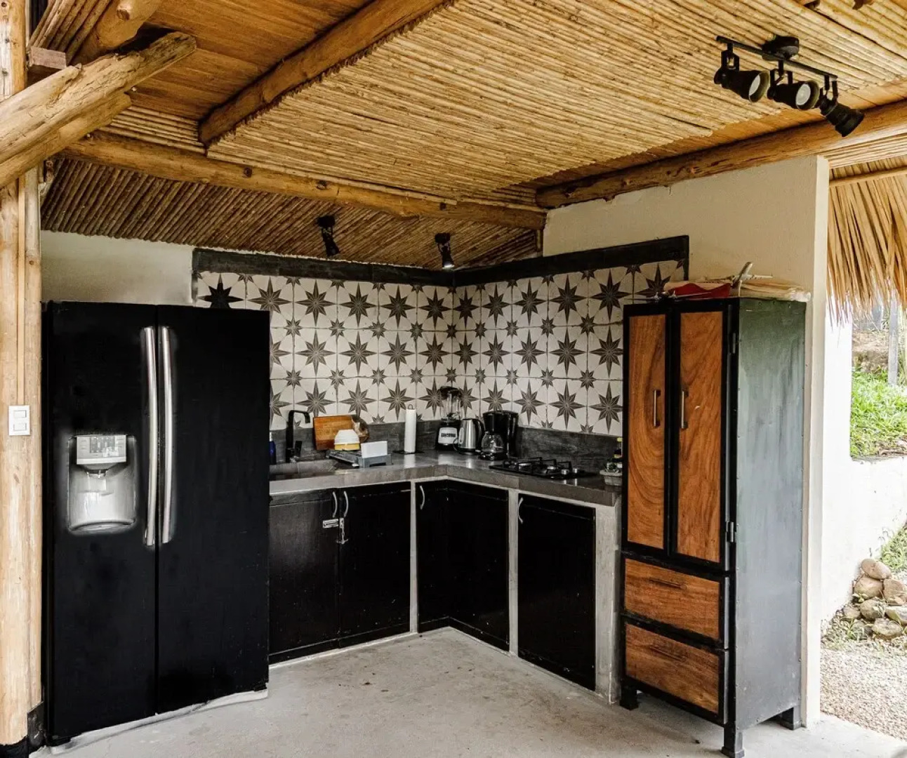 Rustic Ranch in the Paradise