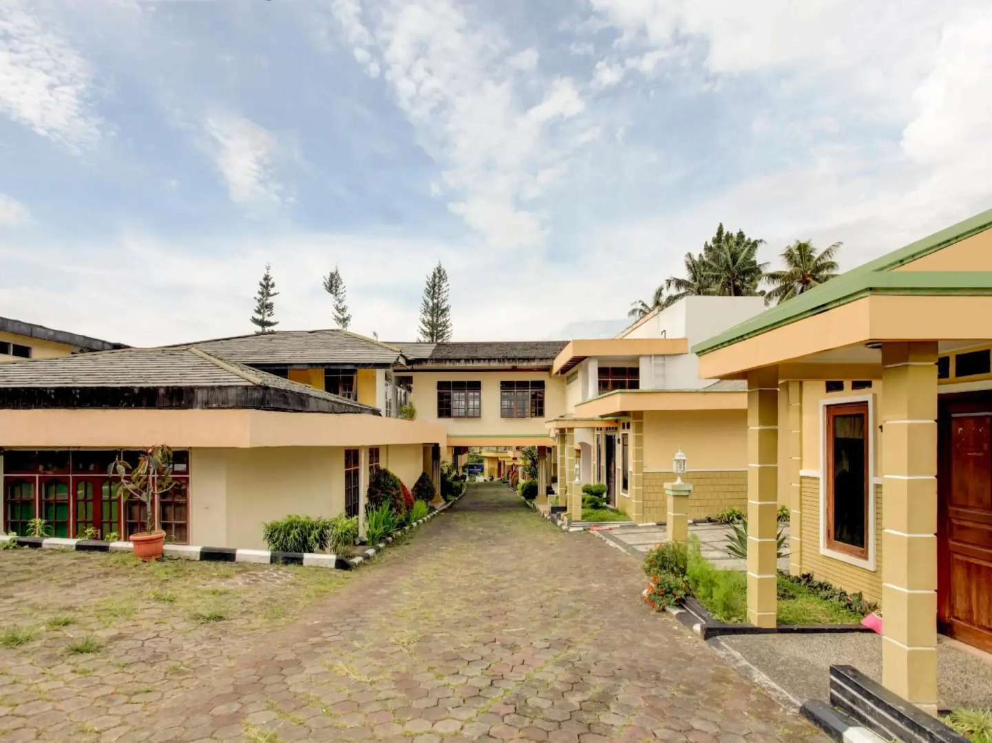 OYO 90114 New Cipayung Asri Hotel