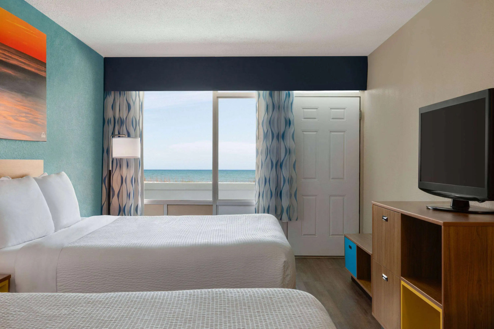 Days Inn by Wyndham Myrtle Beach-Beach Front