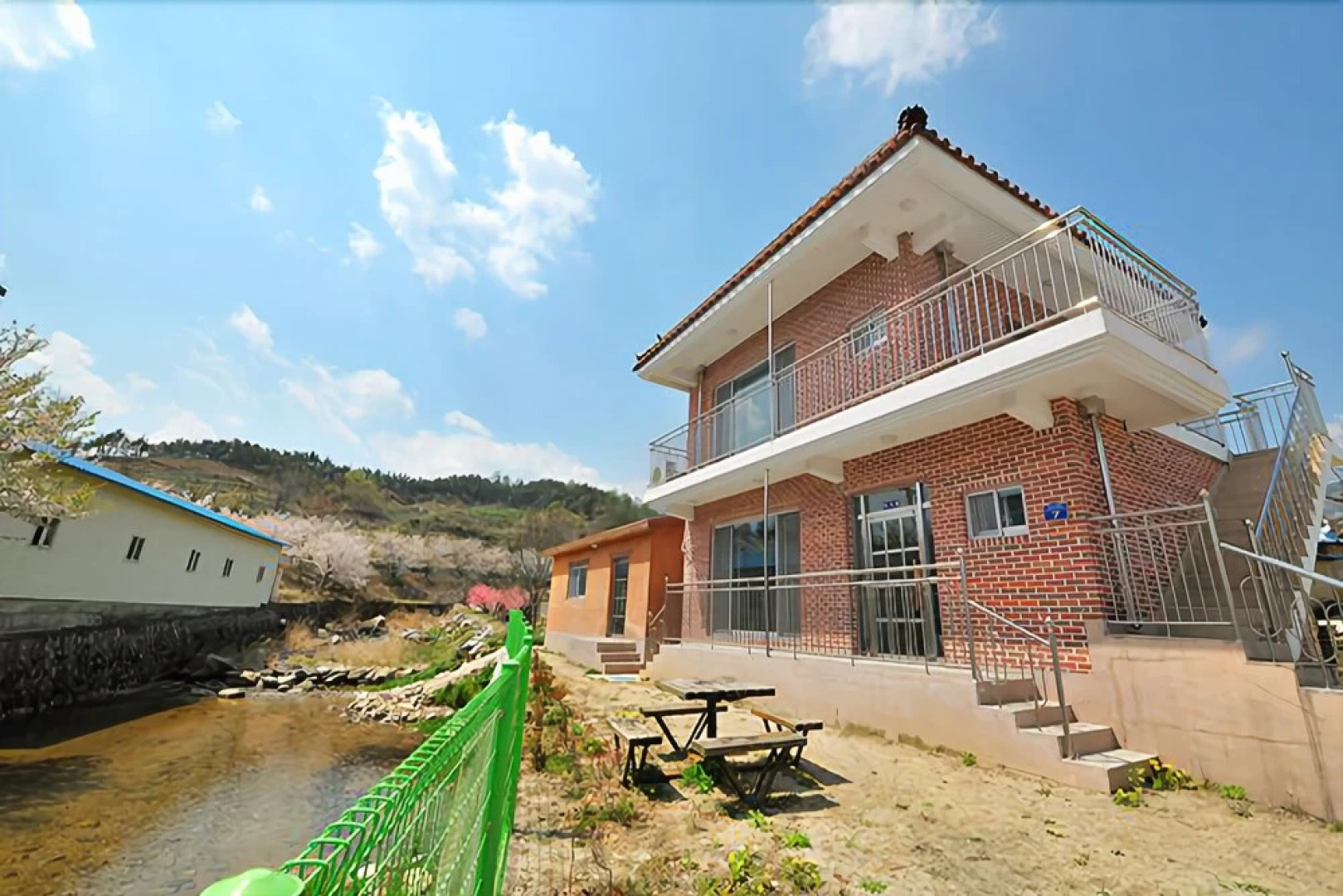 Yeongju Pusoksa Maple Road Pension