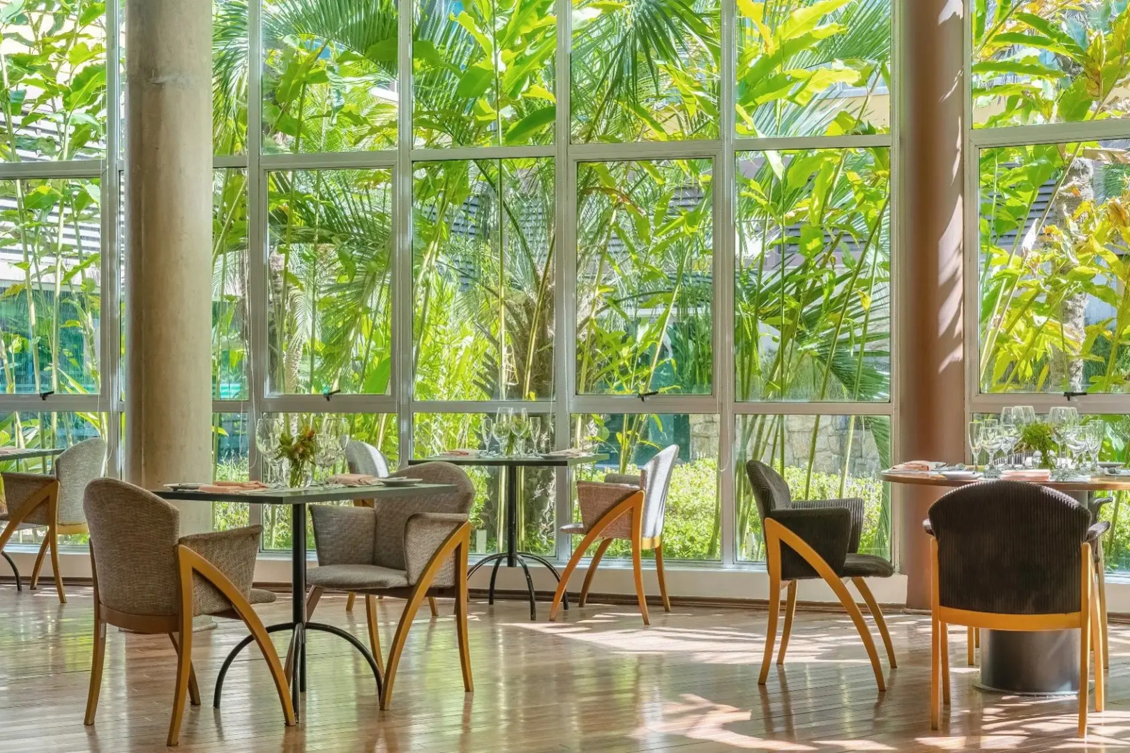 Almenat Embu das Artes, Tapestry Collection by Hilton