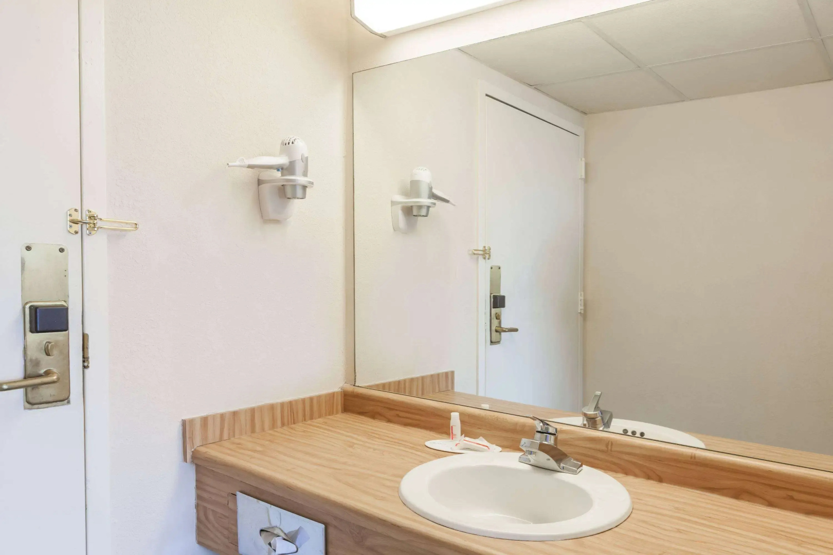Days Inn by Wyndham Syracuse