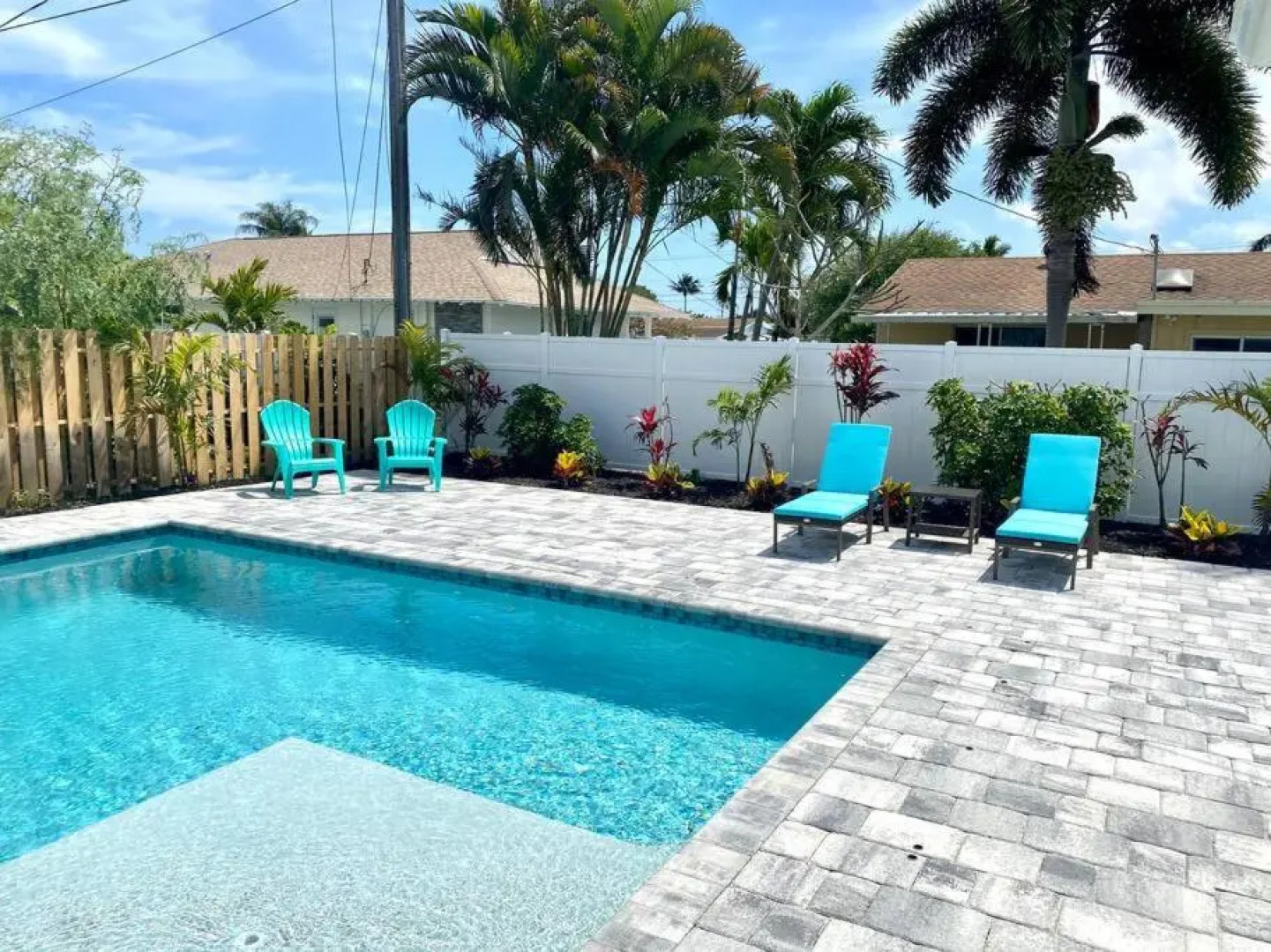 Inlet House, heated pool and hot tub, walk to local beach