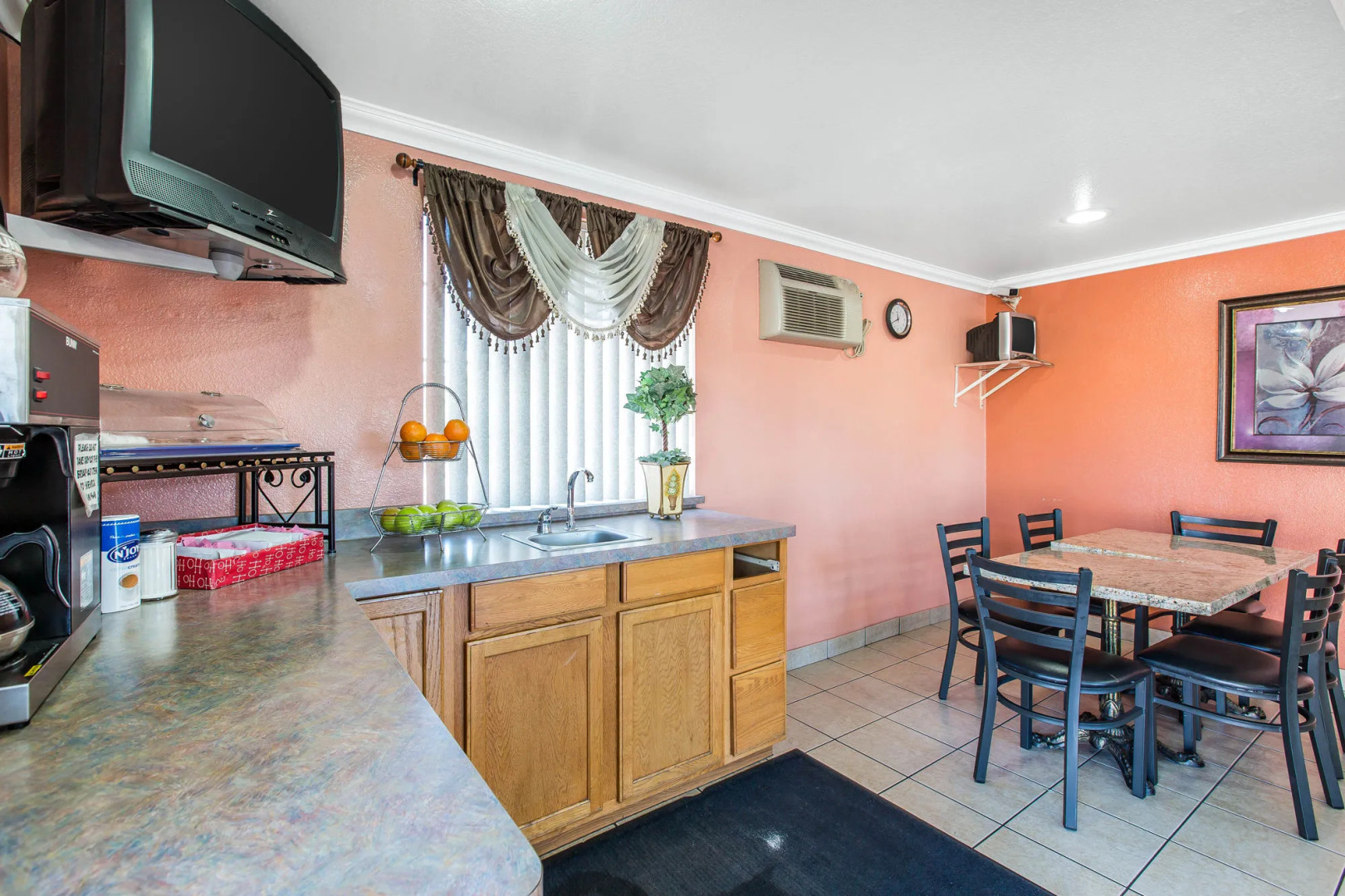 Studio 6 Suites – San Bernardino, CA