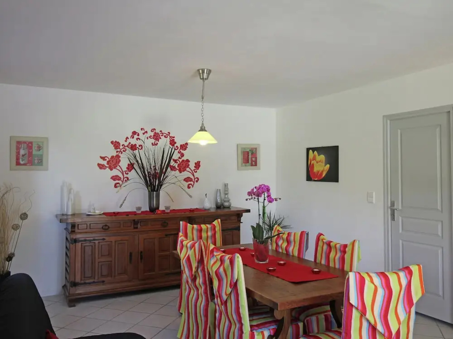 Detached Villa With Private Pool and Beautiful Garden, 25km From sea and Beach