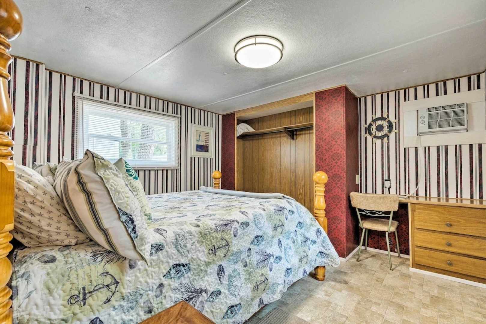 Cabin w/ Fire Pit, Walk to Steinhatchee River!