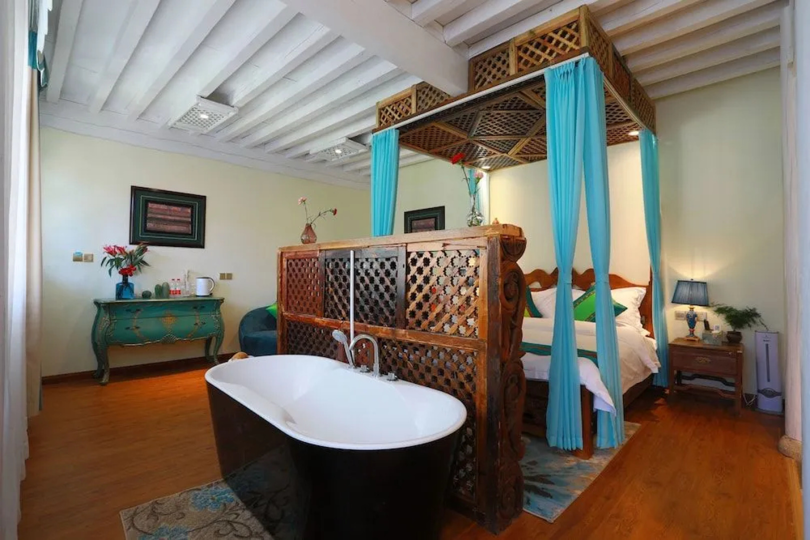 Hua Linglong Courtyard Inn