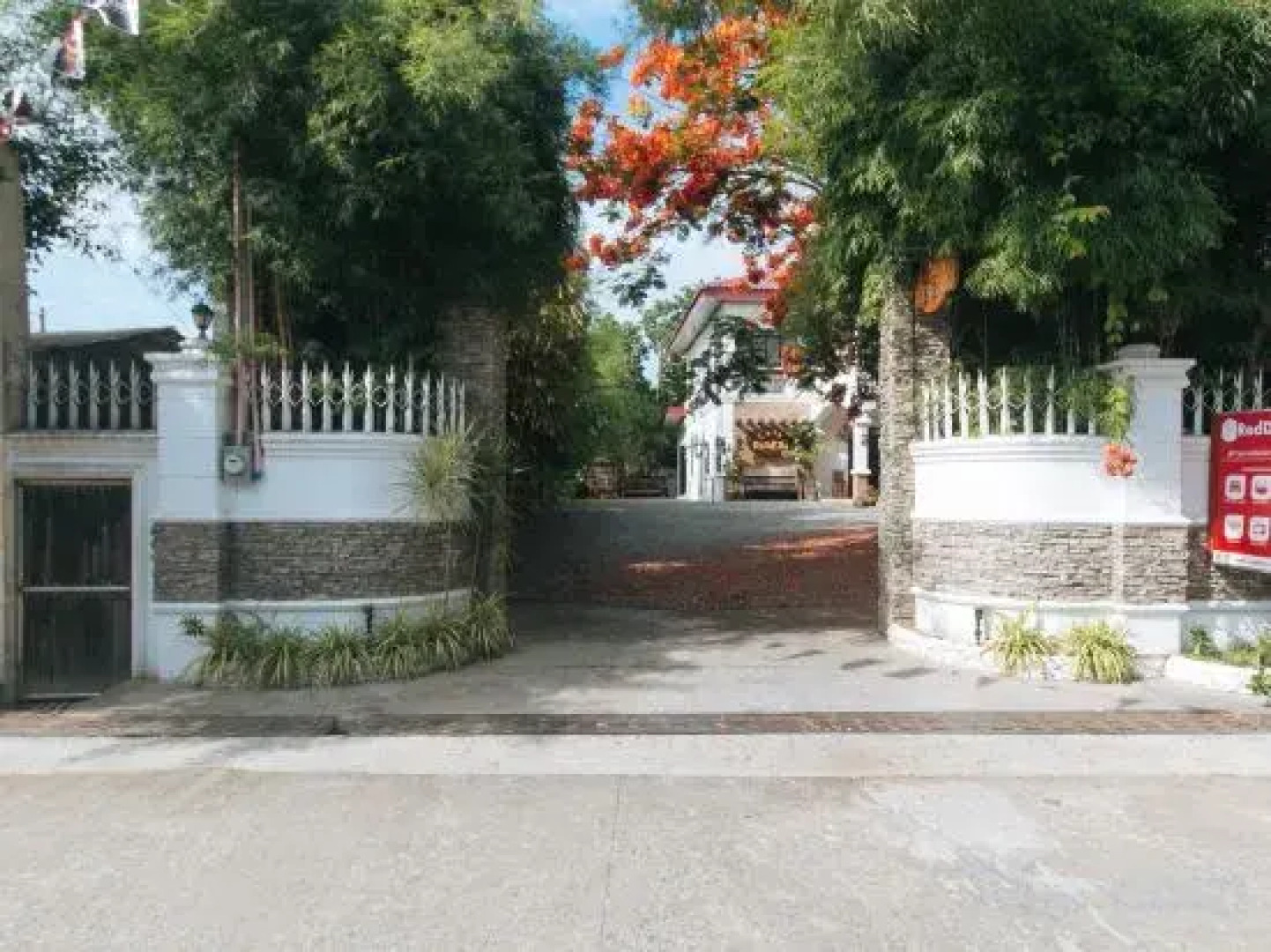 Reddoorz @ Casa Rafaelle Transient Ilocos Sur