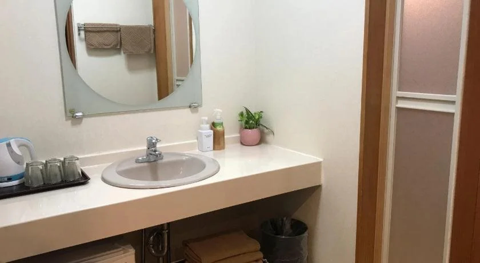 E Hotel WARABI