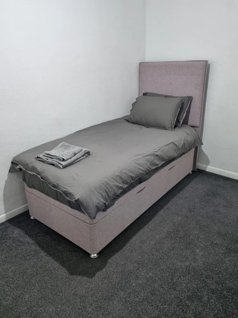 Lovely 2-bed House in Smethwick, Birmingham tn