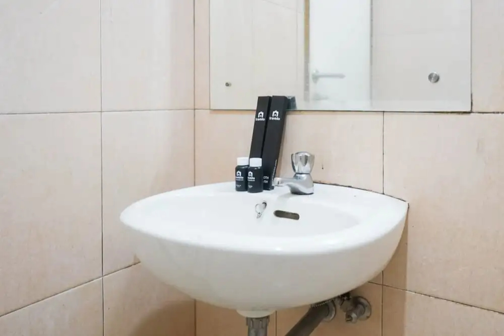 Comfy Studio Apartment at Margonda Residence 2 By Travelio