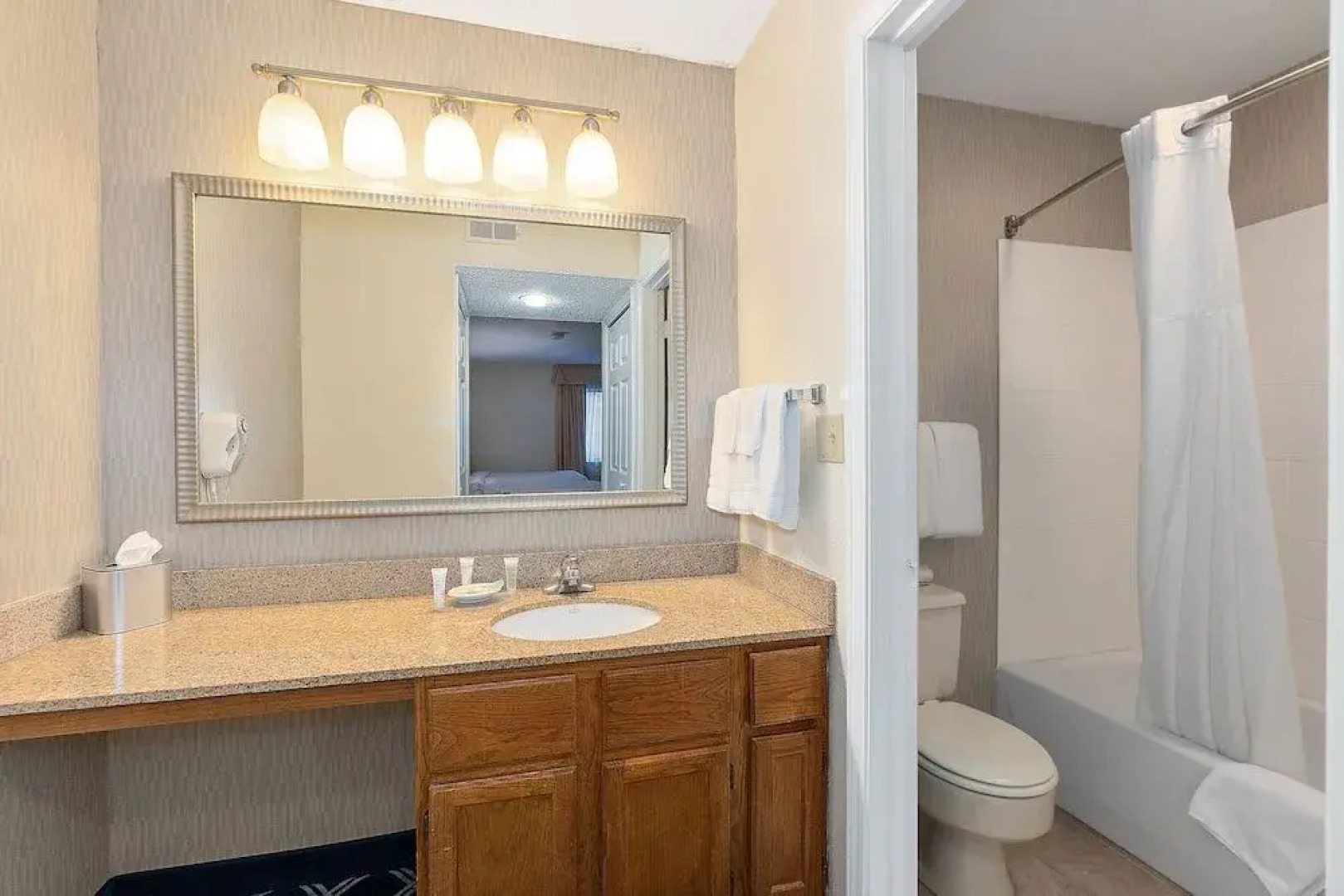 Hawthorn Suites by Wyndham Merrimack/Nashua Area