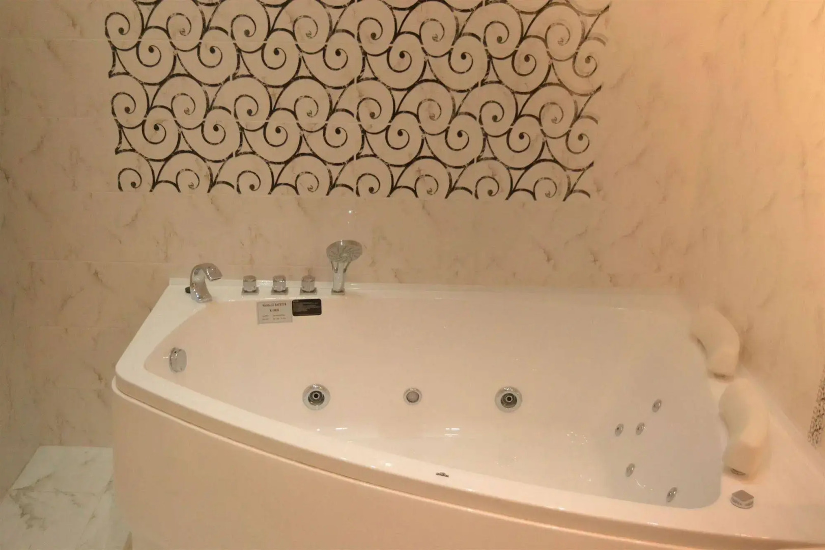 Отель «Леотель»