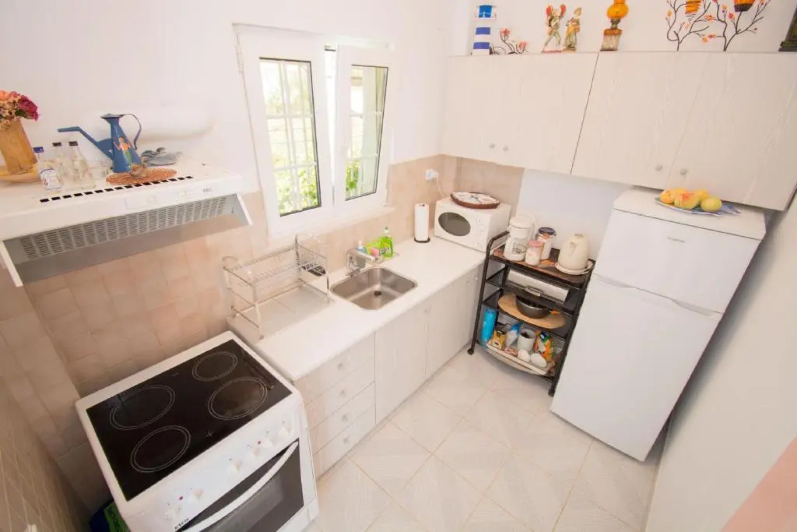 Romantic Seafront Studio - Dream Garden