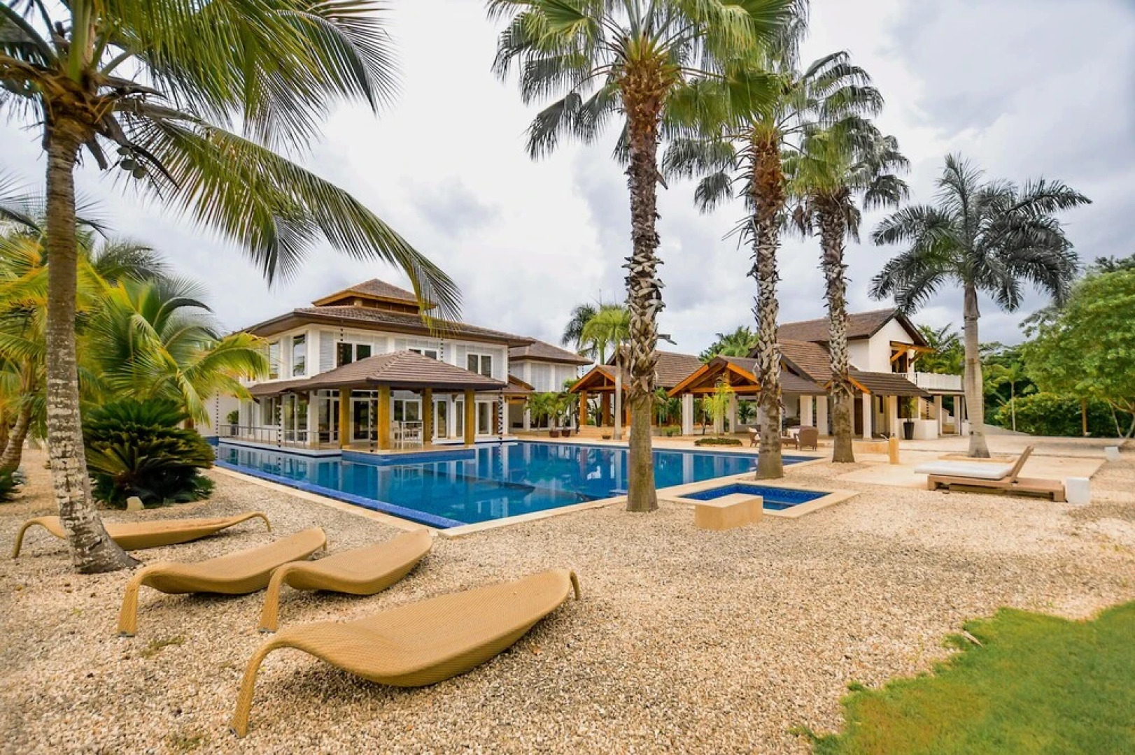 Srvittinivillas Agp36 / Spacius / Confortable Luxury Villa/ Family/ Team/ Cdc