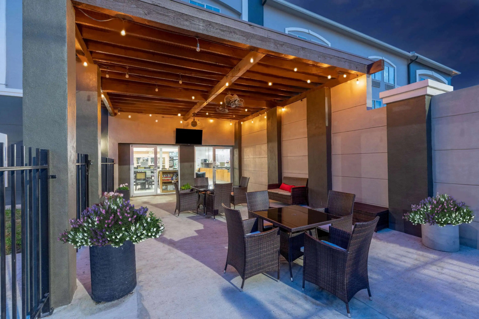 La Quinta Inn & Suites by Wyndham Laredo Airport