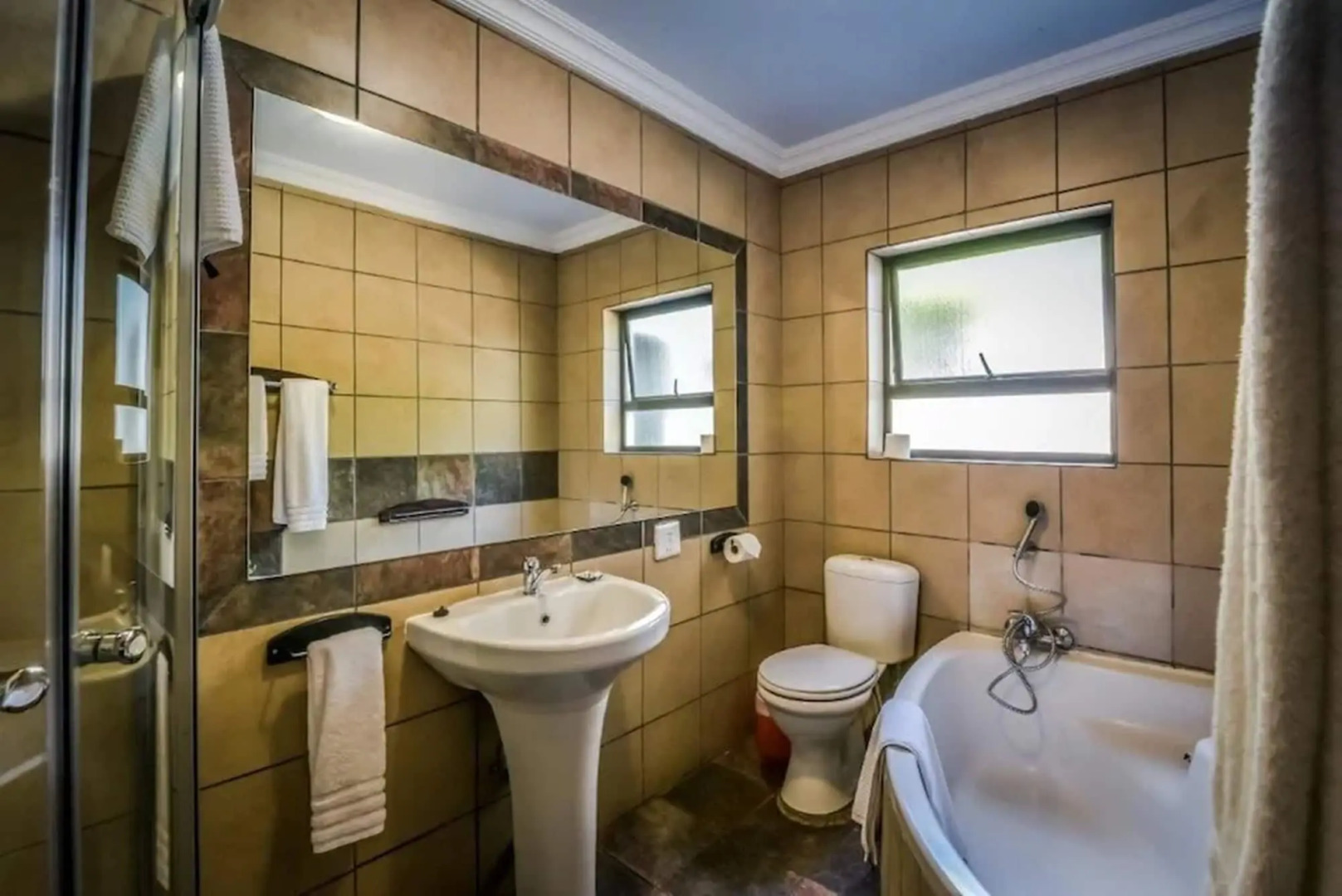 The Lakes Hotel and Conference Centre