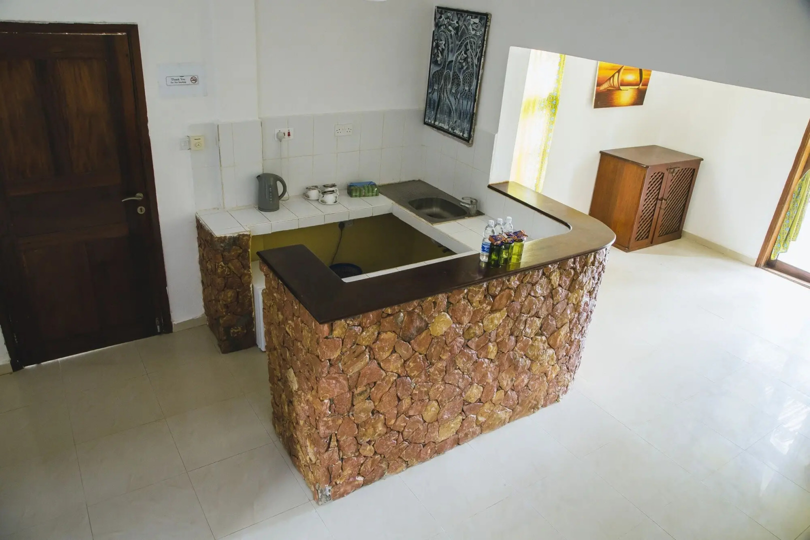 Moonshine Uroa Boutique Hotel