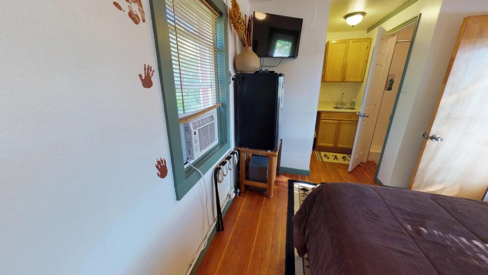 The Cozy Kokopelli Studio Cabin