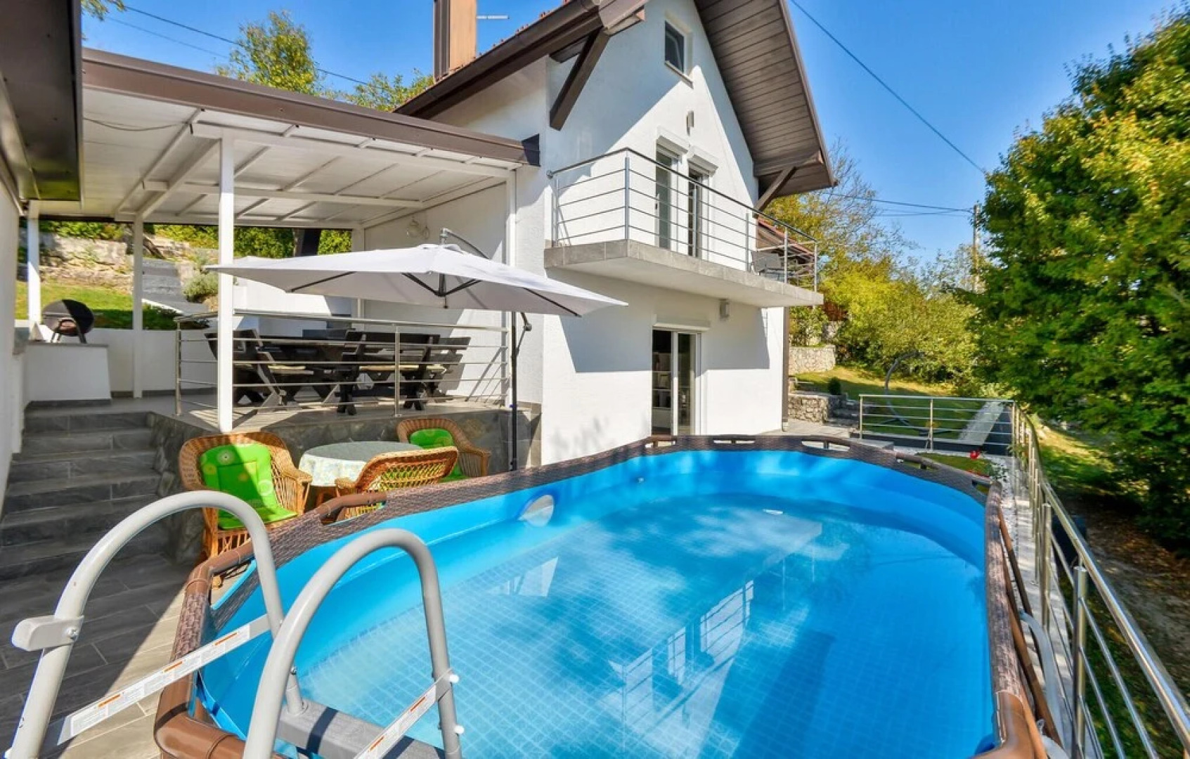 Nice Home in Donji Zvecaj With 3 Bedrooms, Wifi and Outdoor Swimming Pool