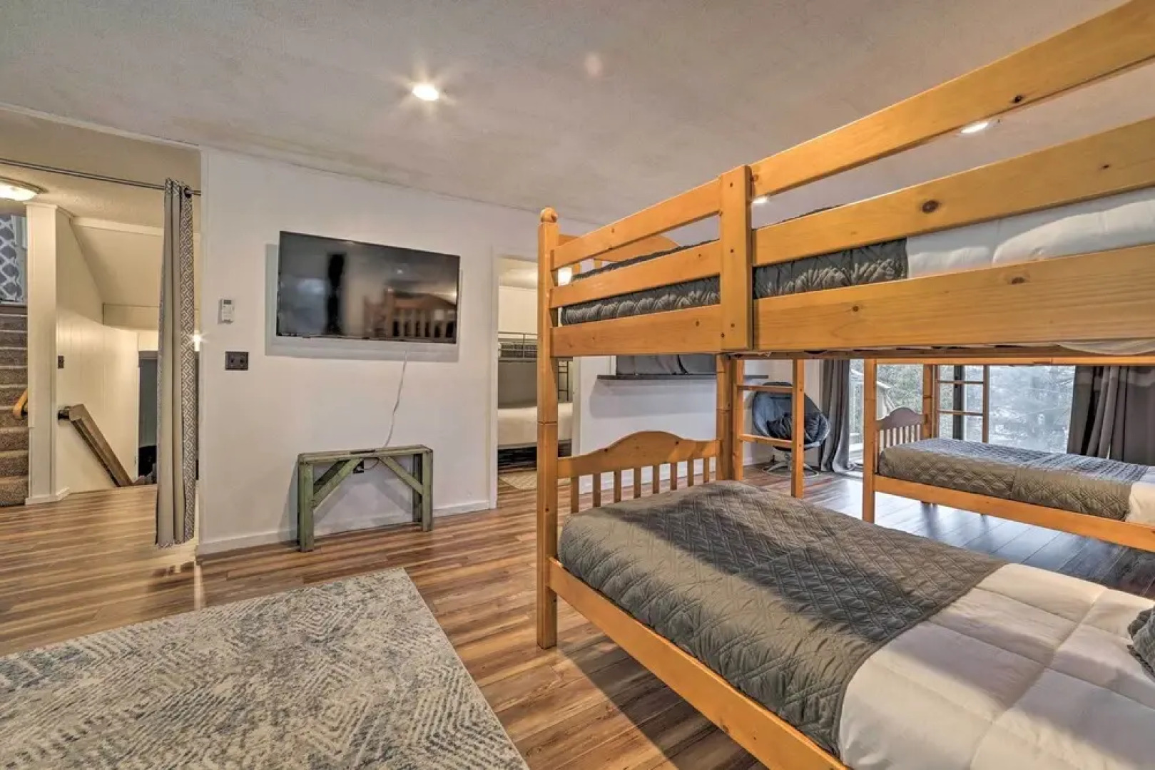 Chain of Lakes Escape in Bellaire w/ River Access