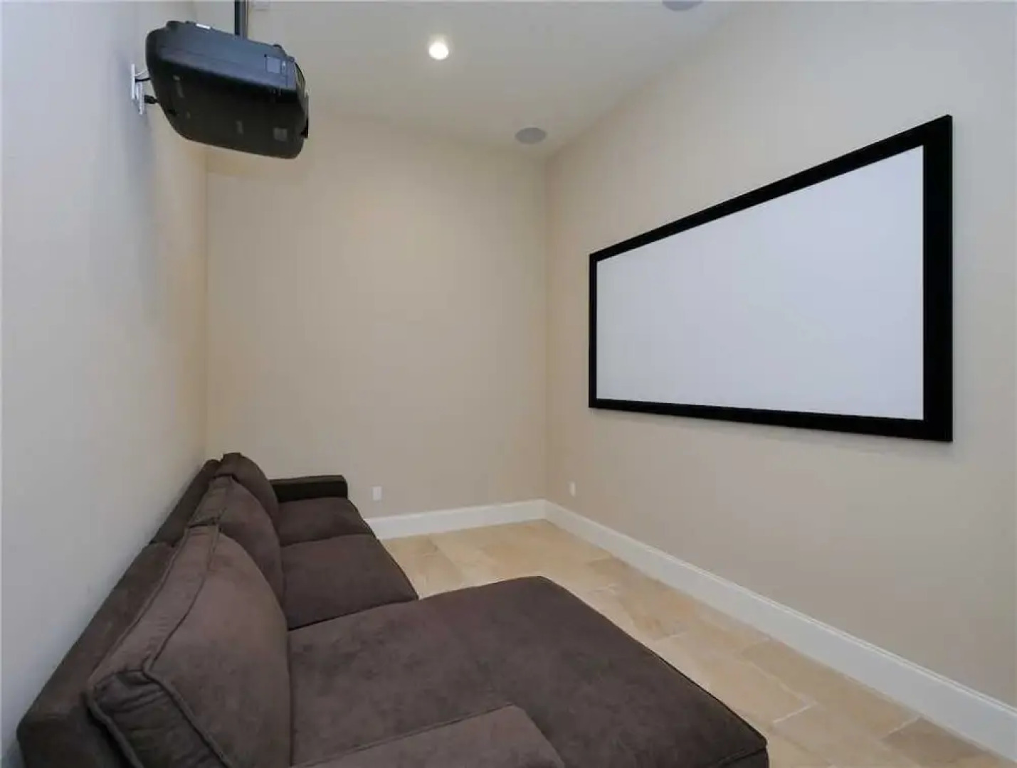 Cinnamon Beach Nautilus Ocean Front - Six Bedroom Condo